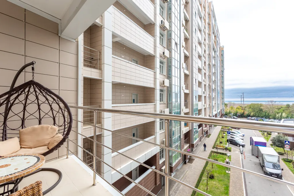 Просторная квартира с балконом и видом на море в ЖК Посейдон