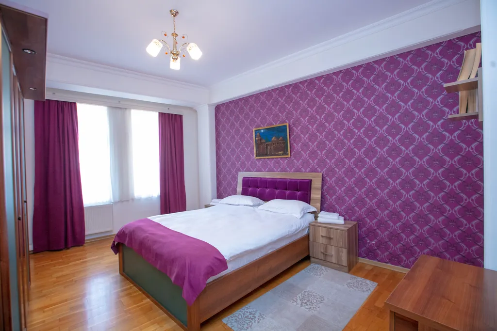 Квартира Большие семейные апартаменты Hatefi 4+1 в историческом центре Баку — аренда посуточно в Баку