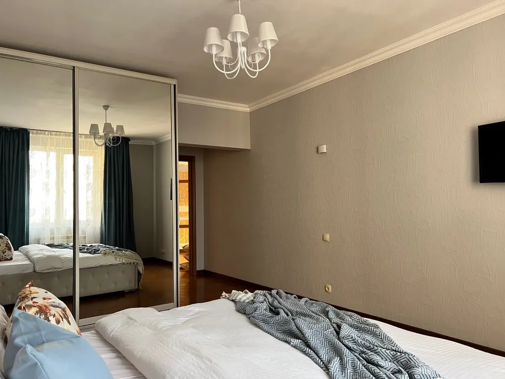 Уютная квартира с прекрасными видами в центре Алматы