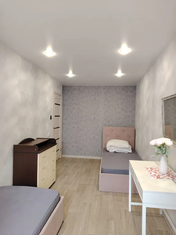 Квартира Двухкомнатная квартира, 3 отдельных кровати — Колпино