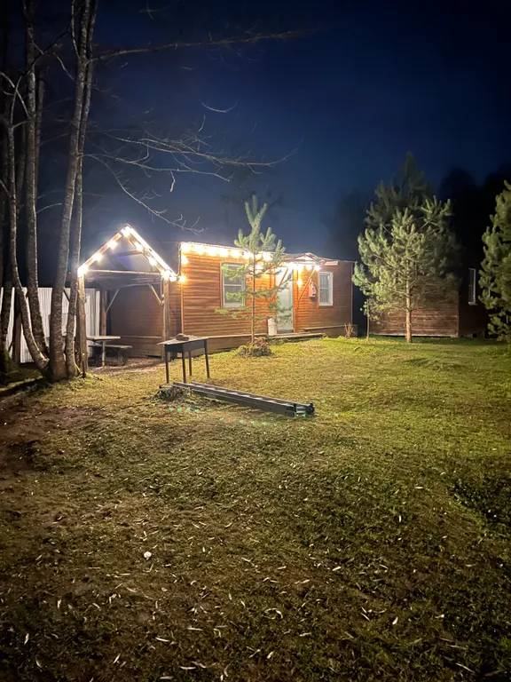 Двухкомнатный домик с видом на озеро