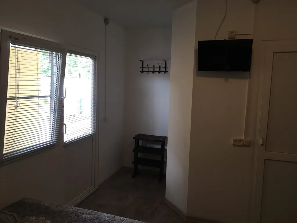 Люкс 4-х местный с санузлом и летней кухней