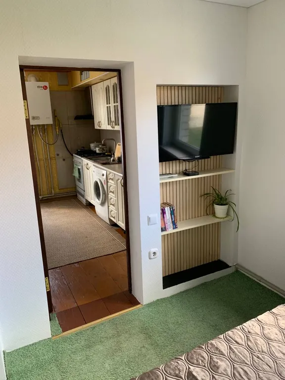 Уютный домик у озера