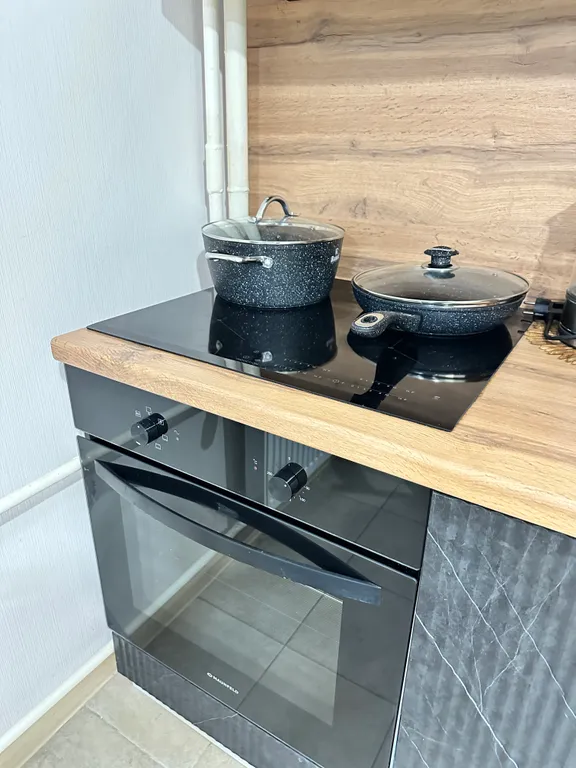 Биг трешка с двумя спальнями и кухней-гостиной