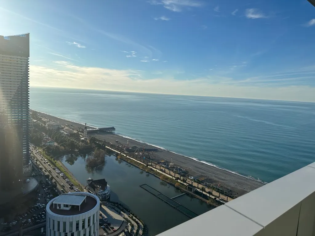 Квартира Апартаменты с видом на первой линии моря в 5* Апарт-отеле — Батуми