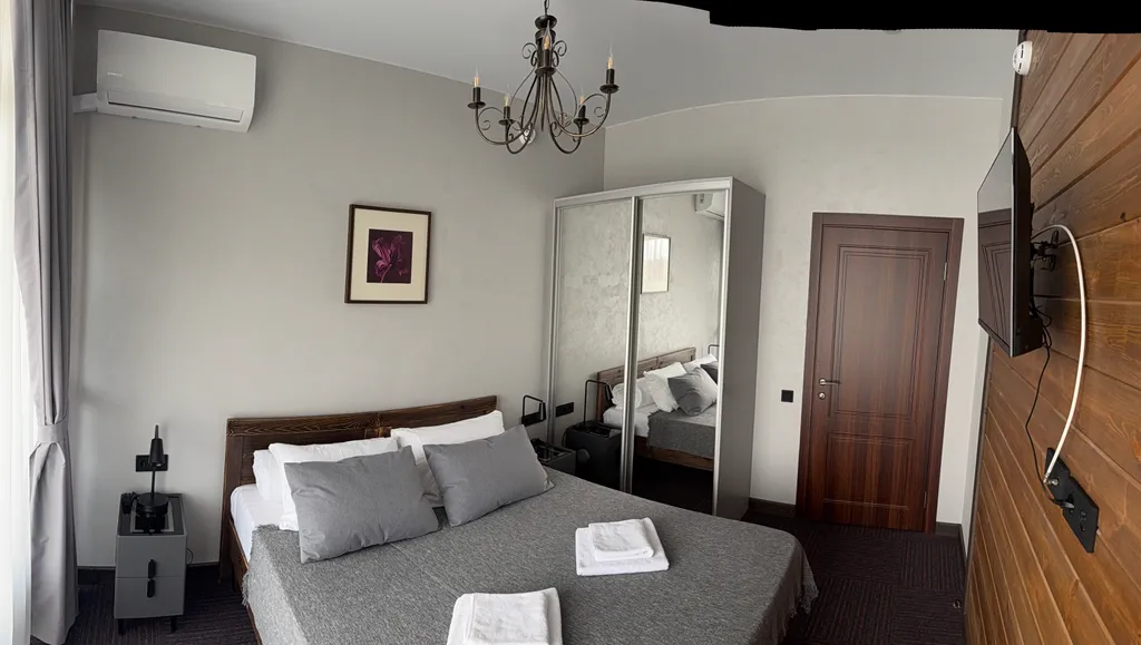 Семейный апартамент у озера на горнолыжном курорте Солнечная Долина