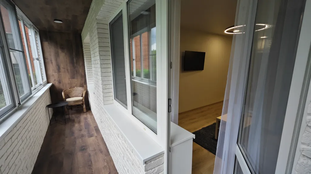 Современная однокомнатная квартира на набережной Двины