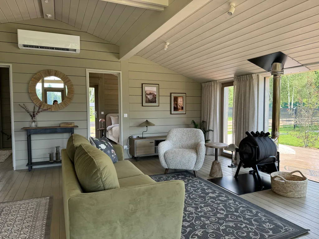 Уютный загородный дом в тишине