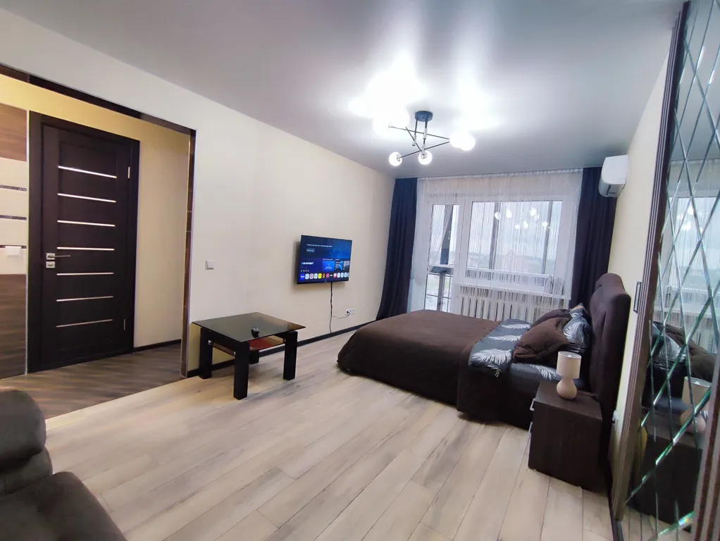 Видовая квартира в самом центре с панорамным видом на Площадь Победы.