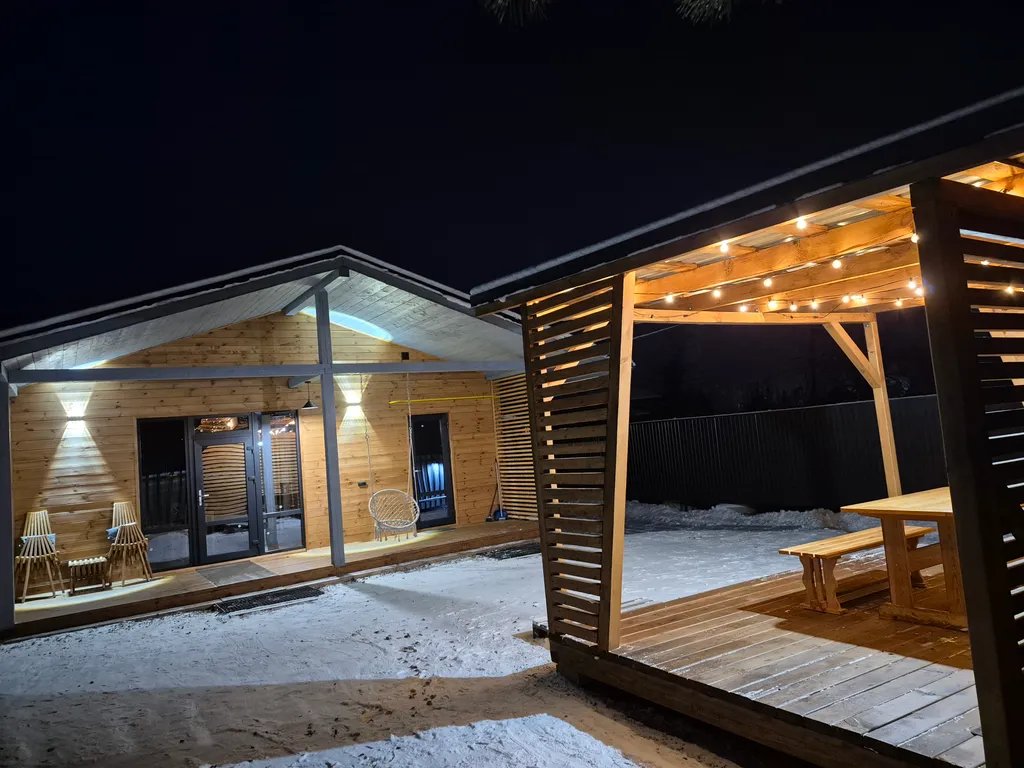 Гостевой дом в сосновом лесу в 15 минутах от курорта Манжерок