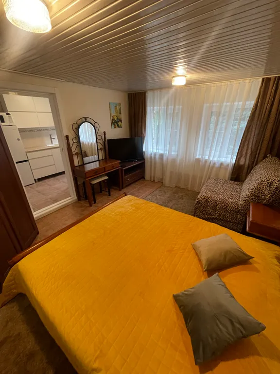 Коттедж Уютная студия с отдельным входом и кухней в центре Адлера — Сочи