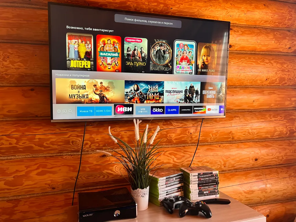 Красивый уютный бревенчатый дом с камином и видом на реку и церковь