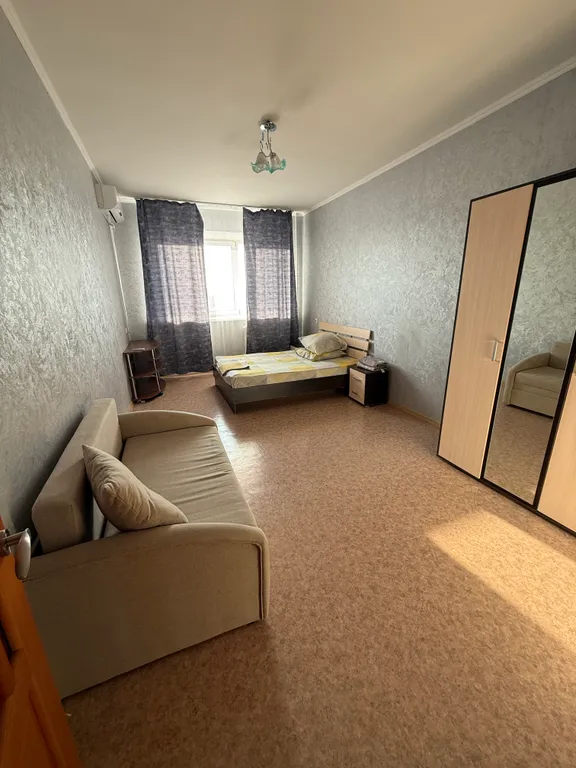 Двухкомнатная квартира возле микрохирургии глаза