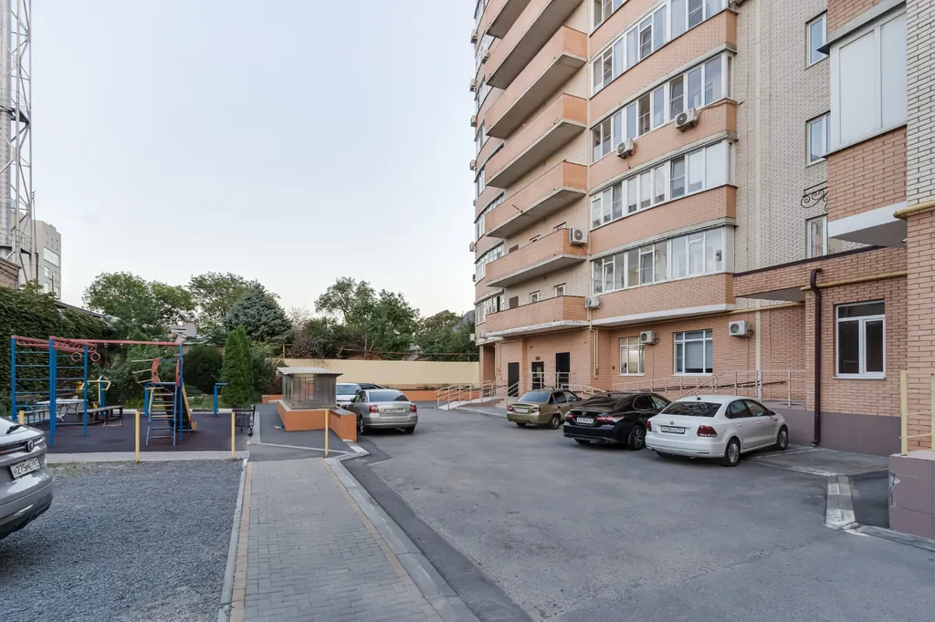 Просторная квартира в районе Шолохова, 10 минут от центра