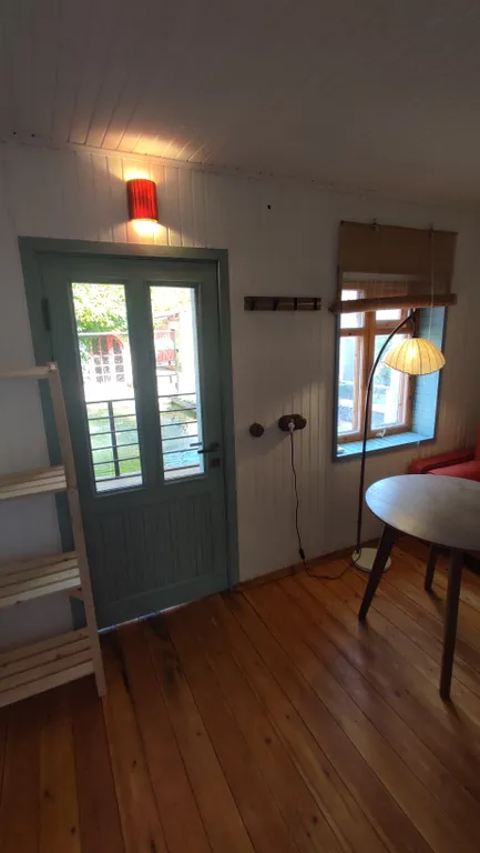 Уютный домик с баней на территории Тихого пруда