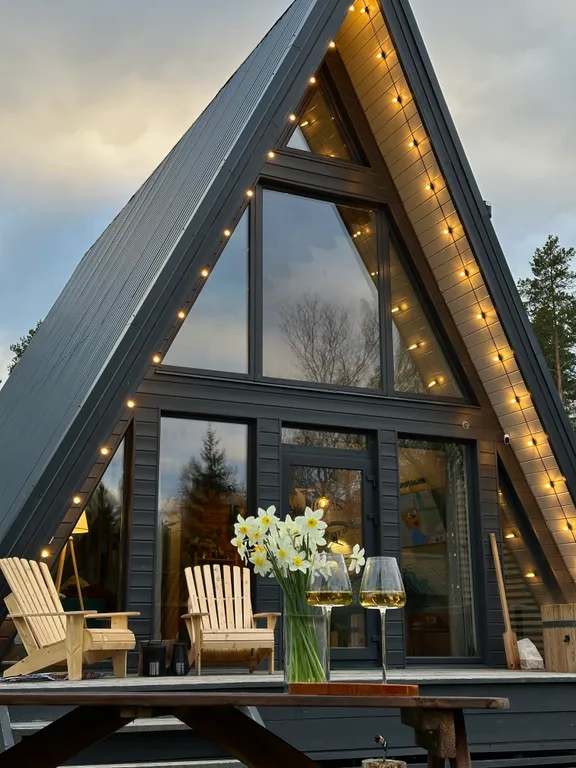 Большой уединенный A-frame в лесу с горячей купелью Фурако