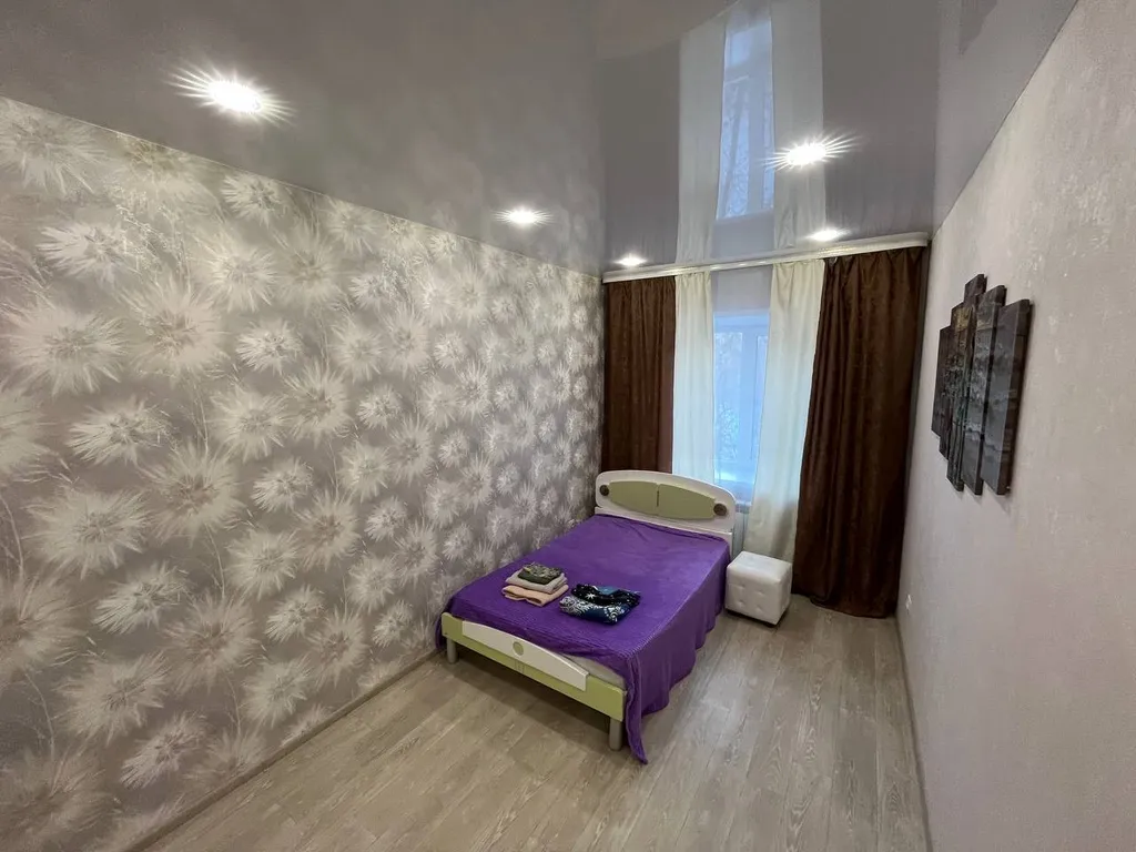 Трёхкомнатная квартира в районе центральная площади