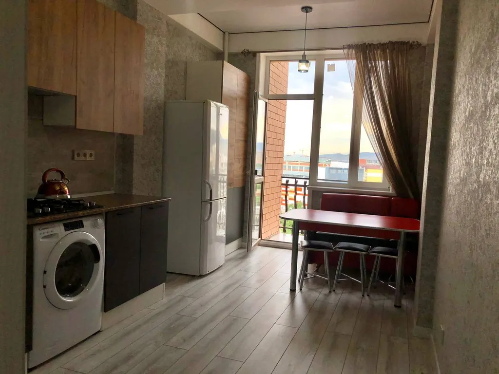 Квартира в центре города с видом на горы и город