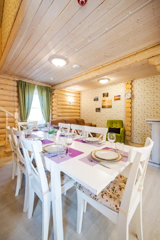 Уютные апартаменты 80 м² c 3-мя спальнями и камином в деревянном доме