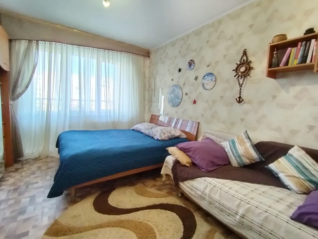 Уютная однокомнатная квартира, рядом тц, остановка