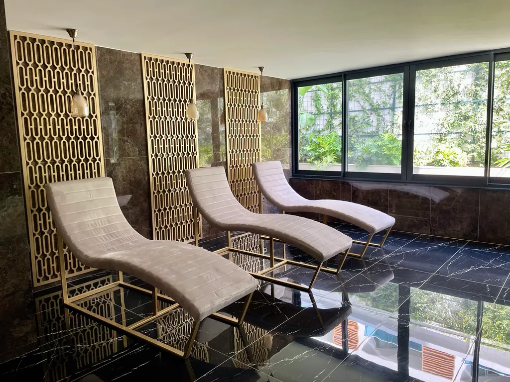 Luxury Flat 300m to the Beach