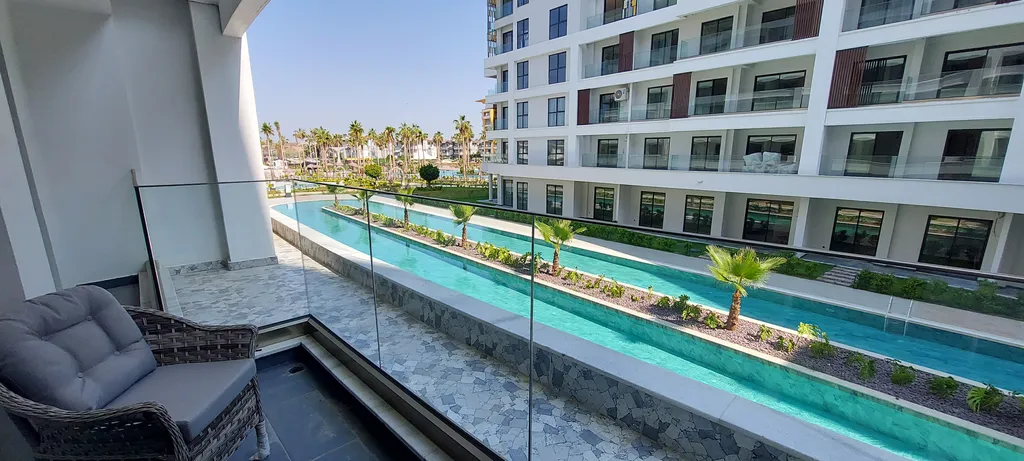 Двухуровневая квартира с собственным выходом к бассейну