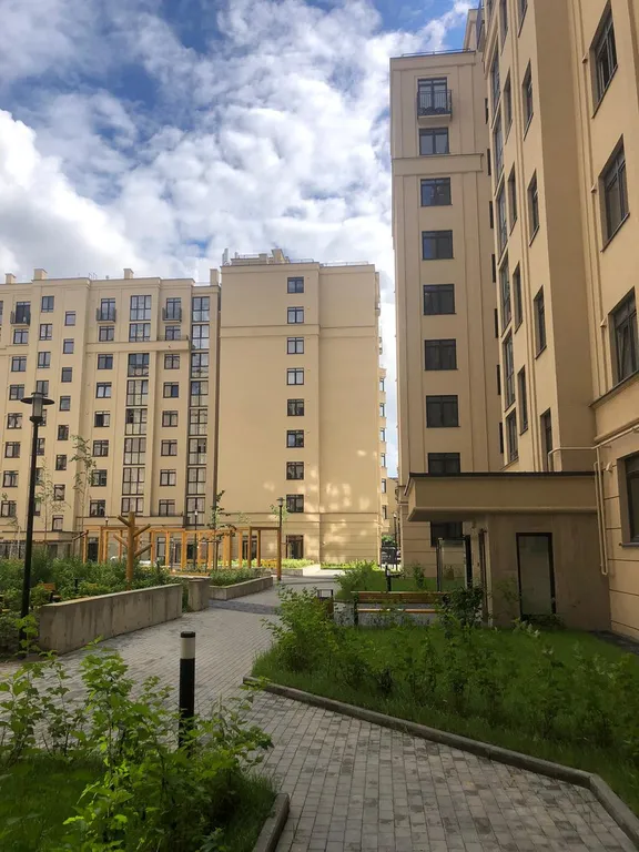 Апартаменты "Пикассо" - индустриальный шик с яркими акцентами