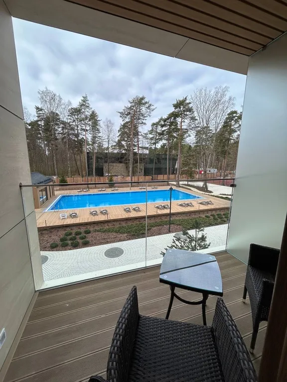 Апартаменты с бассейном на берегу Финского залива