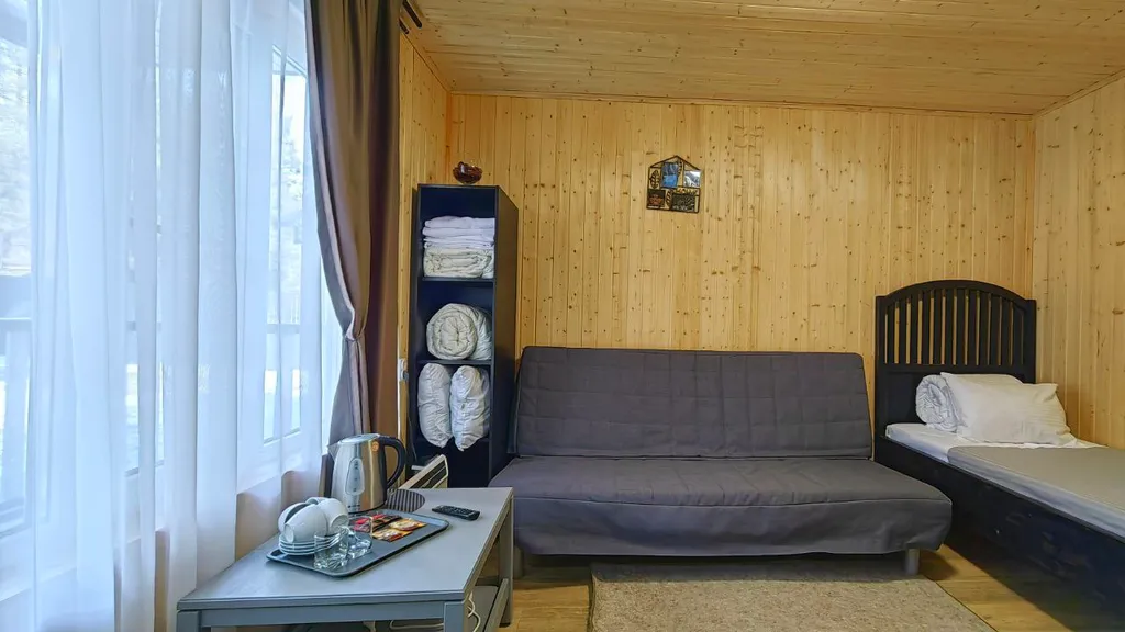 2х комнатный дом в сосновом бору с видом на горы и лес