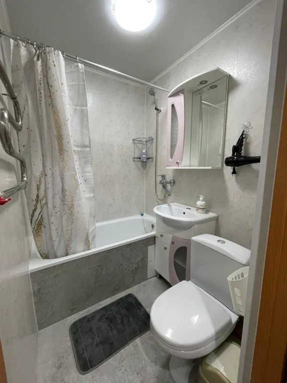 Квартира для большой компании в центре, 5 минут до аэропорта