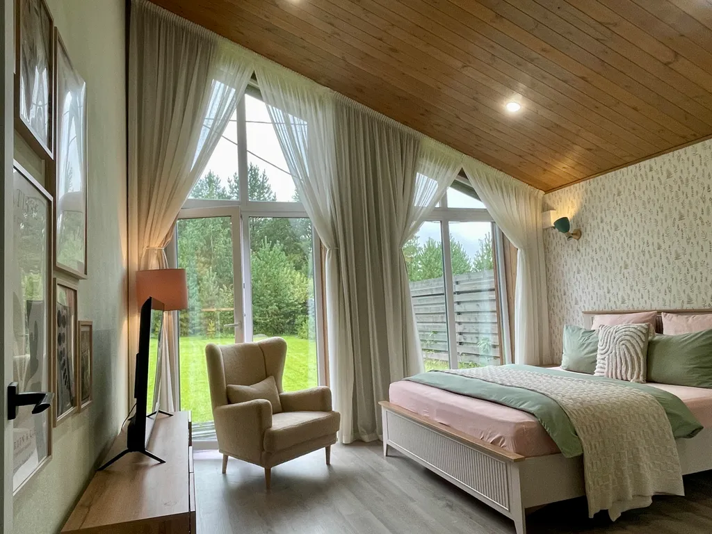 Вместительный уютный дом с камином, русской баней и банным чаном