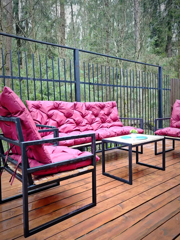 Гостевой дом в лесу с баней на дровах, чаном, бассейном, джакузи