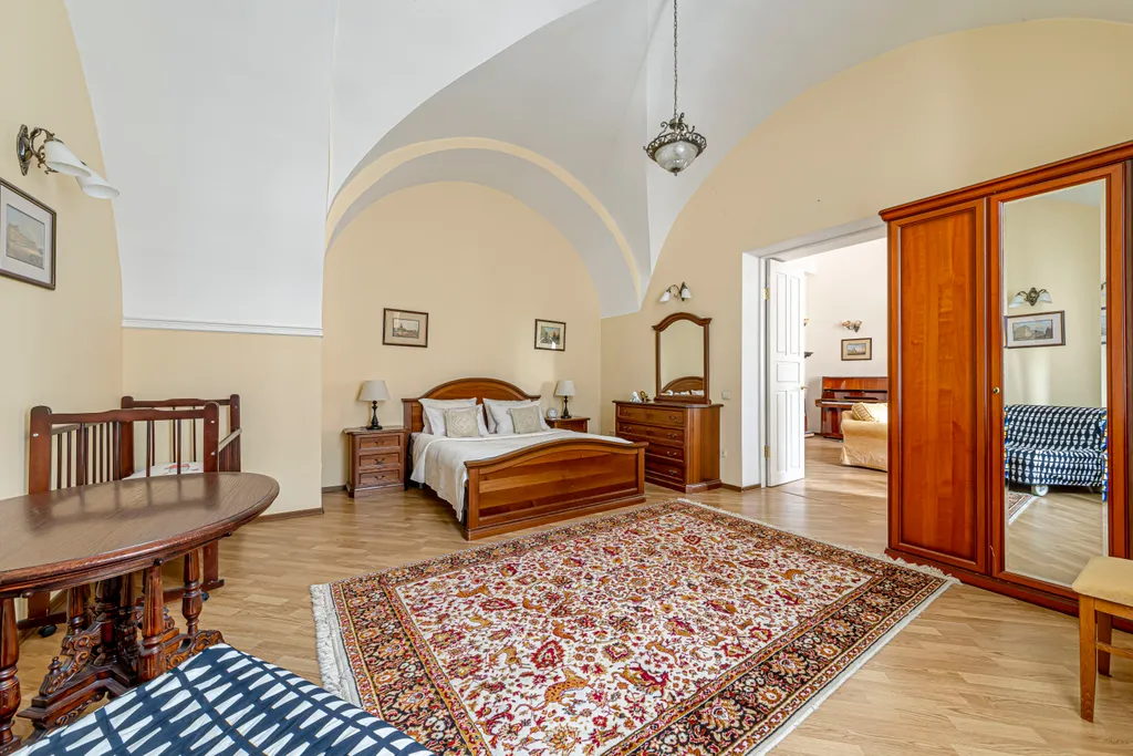 Квартира delux с 4 спальнями и парковкой у Эрмитажа