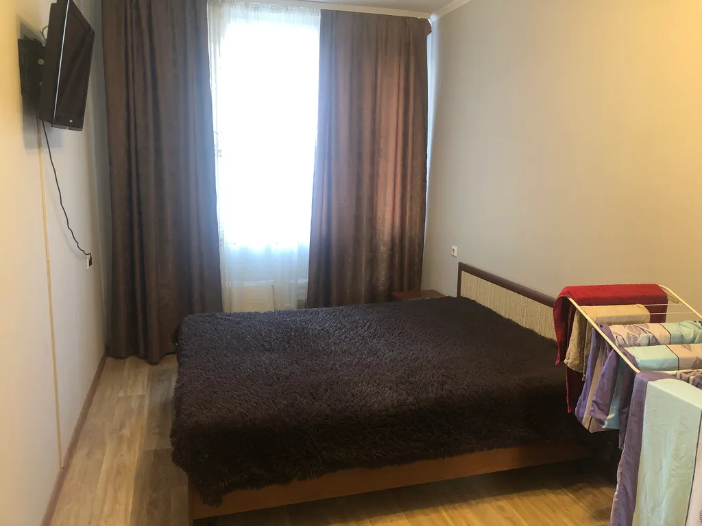 Двухкомнатная квартира в центре города — аренда посуточно в Абакан