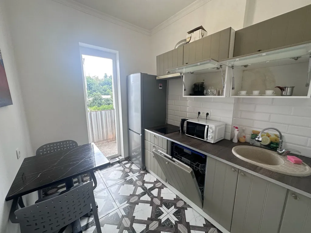 Квартира Двухкомнатная квартира с балконом — Сухум