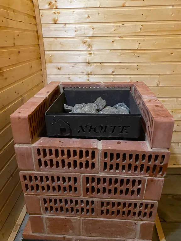 Уютный скандинавский домик у леса