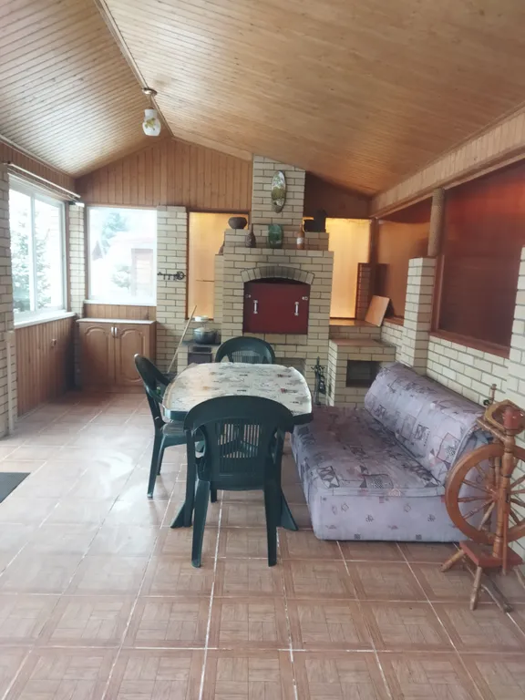 Небольшой уютный дом на спокойной улице