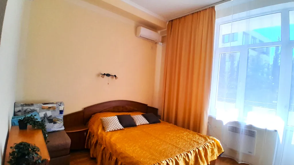 Квартира Квартира Студия с большим балконом на 2-м этаже — Севастополь