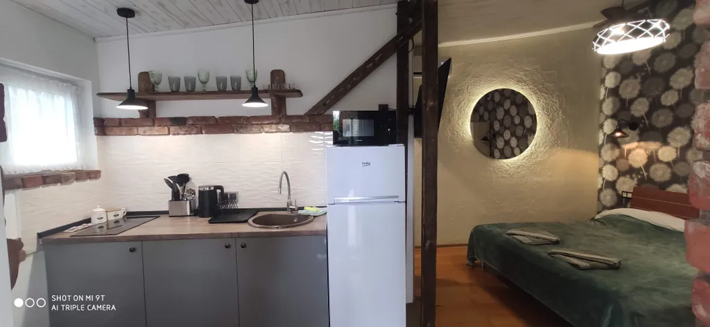 Студия с уютным двориком