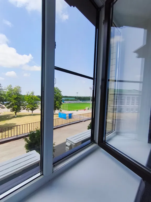 Студия с видом на стадион