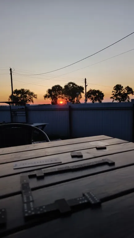 Дом с баней и панорамными окнами на первой линии