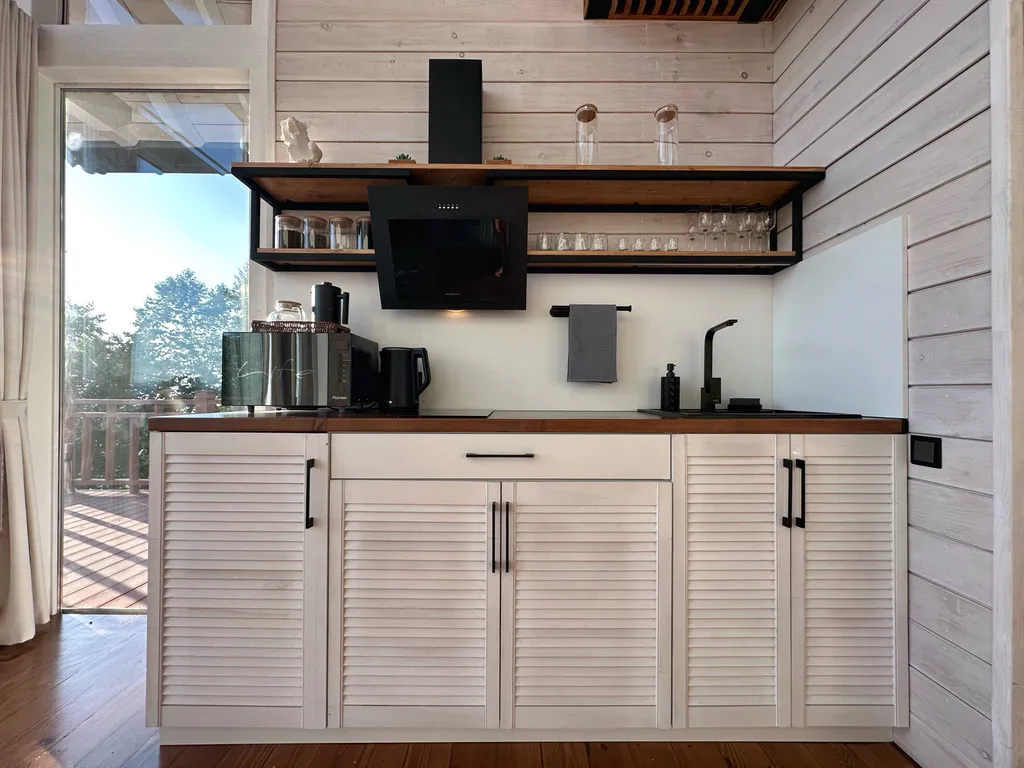 Шале с видом на бухту и вулкан