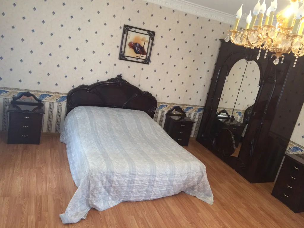 Коттедж Коттедж с большим бассейном — Черное