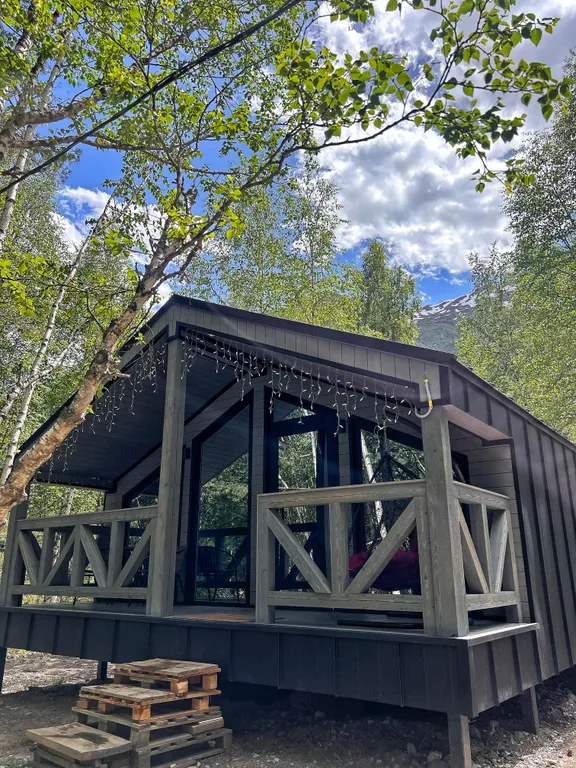 Уютный домик с видом на горы