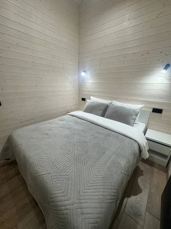 Двухкомнатный дом с видом на горы и реку