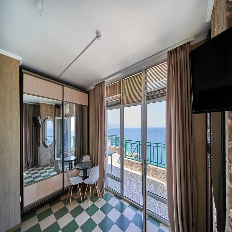 Свит с террасой