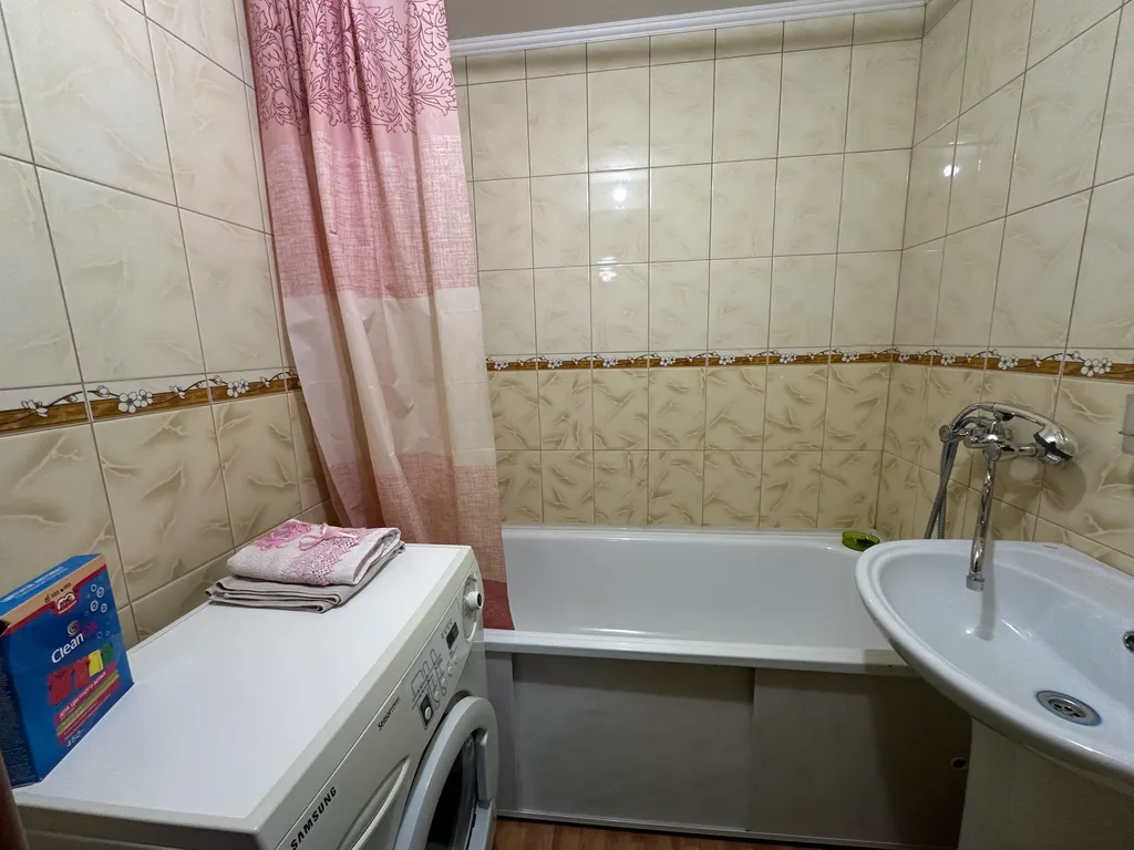 Квартира у озера.