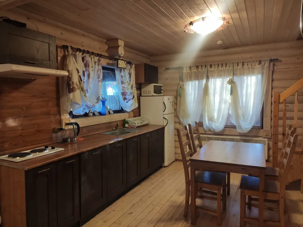 Уютный коттедж в сосновом лесу на берегу Суходольского озера