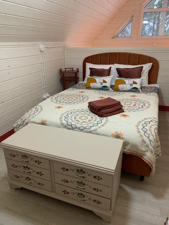 Красная Матрешка - глэмпинг в лесу