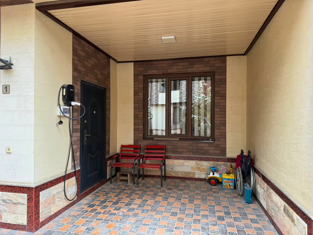 Танхаус рядом со множеством ресторанов